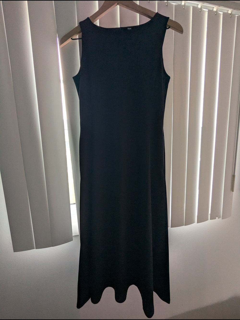 Uniqlo Classic Black Sleeveless Dress